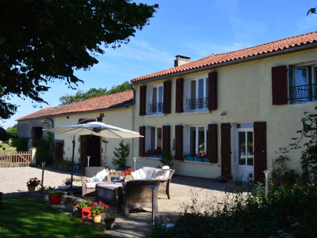 Homestay Arrabella Availles-Limouzine Exterior foto